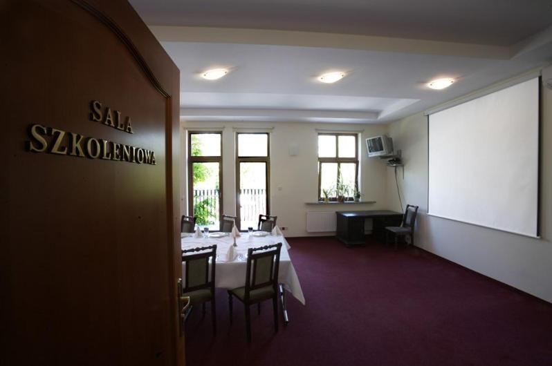 Hotel Bugatti Wrocław Dış mekan fotoğraf